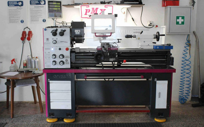 CNC obráběcí stroje